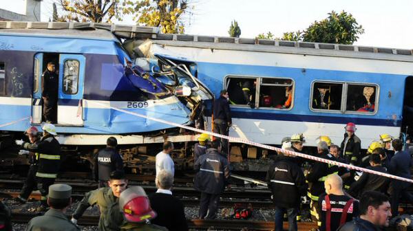 Imagen del choque de dos trenes en Castelar